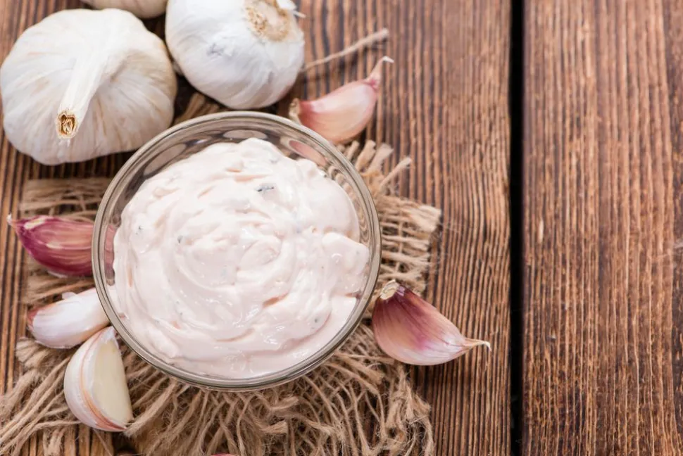 dip_knoblauchaioli_3-1.webp Dip Knoblauch-Aioli