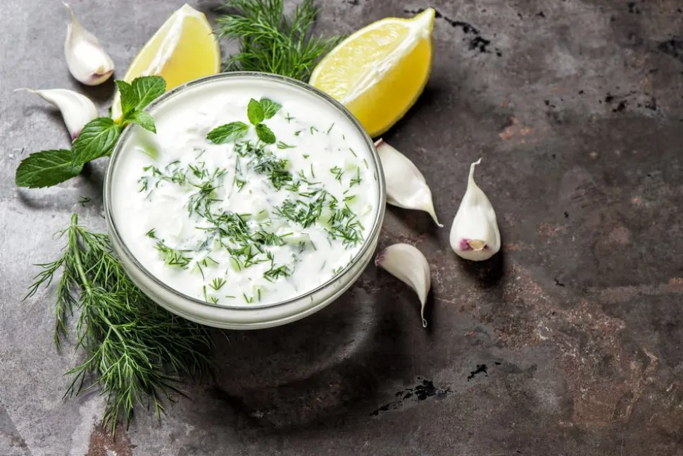 fit_dip_aglioerbe_knoblau_3-1.webp Fit Dip Aglio-Erbe (Knoblauch + Kräuter)
